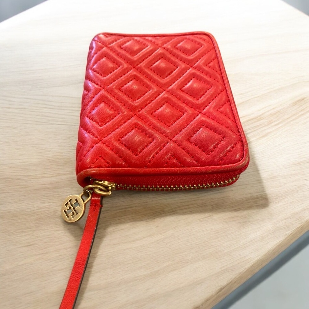 Tory Burch Cherry Red Quilted Leather Zip Wallet 
EUC – Authentic & Gorgeous!